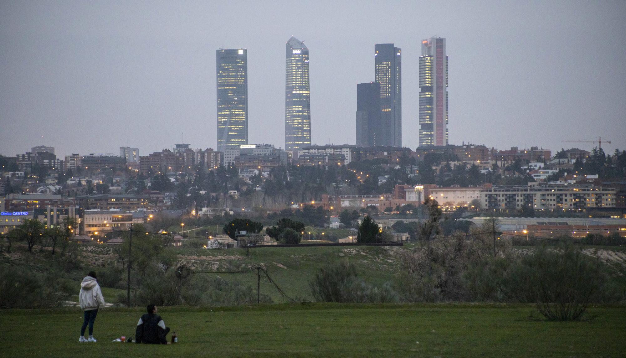 Jovenes 4 torres